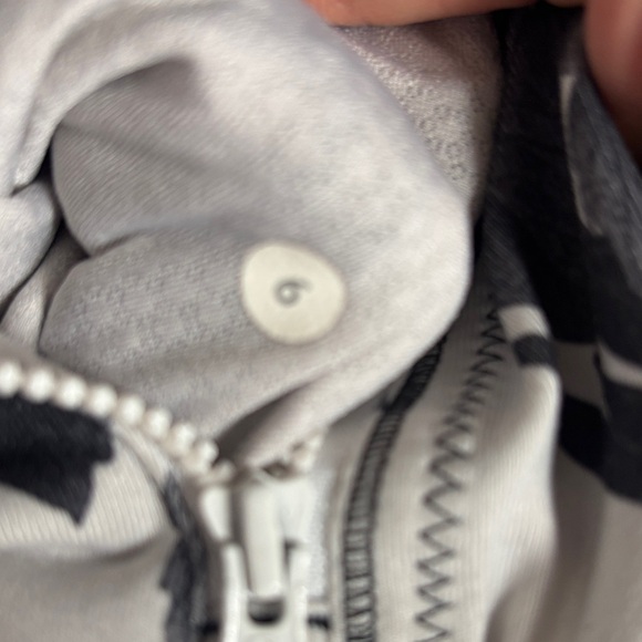 lululemon athletica Monochrome Floral Utility Jacket - Picture 5 of 9